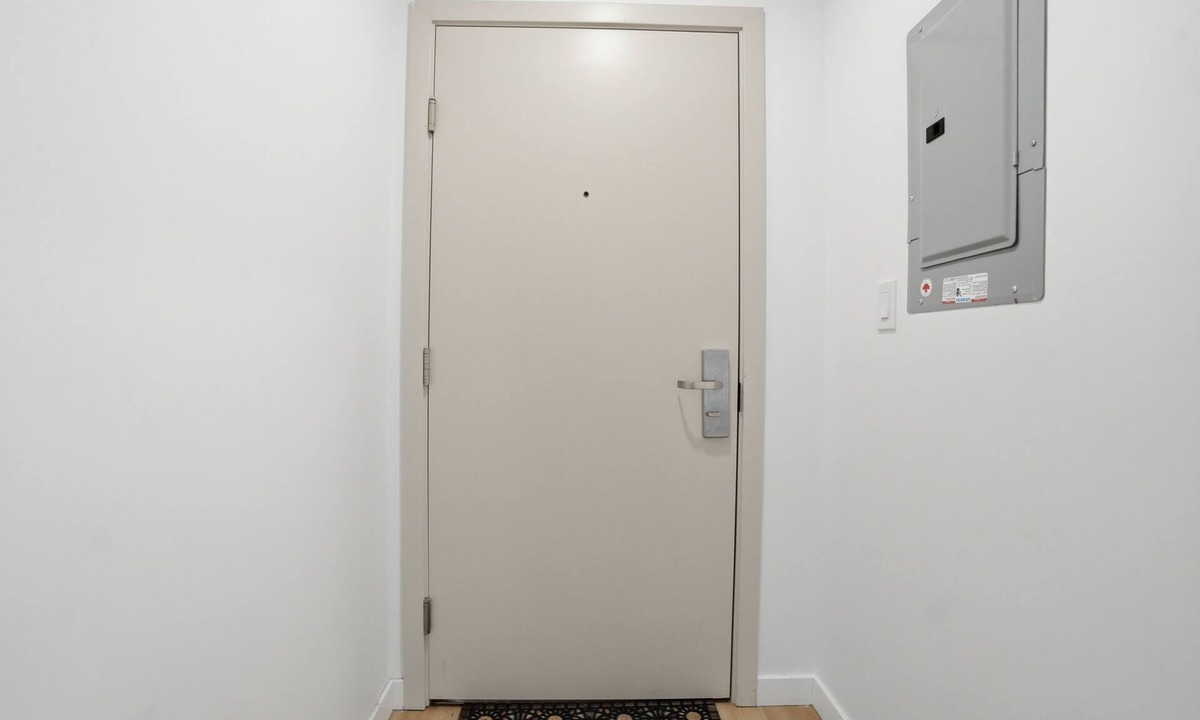 Southwest Edmonton Apartment | Luxury 2Bed2Bath Stunningview Downtown Edmonton Cad 5min 2 Rogers + Free Parking