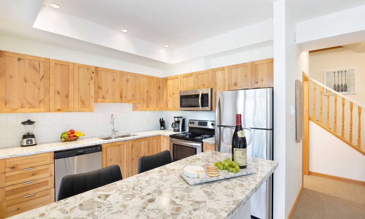 Village North Villa | Luxury 2BR/2BA Townhouse- Pool, HT, Secure Bike Storage