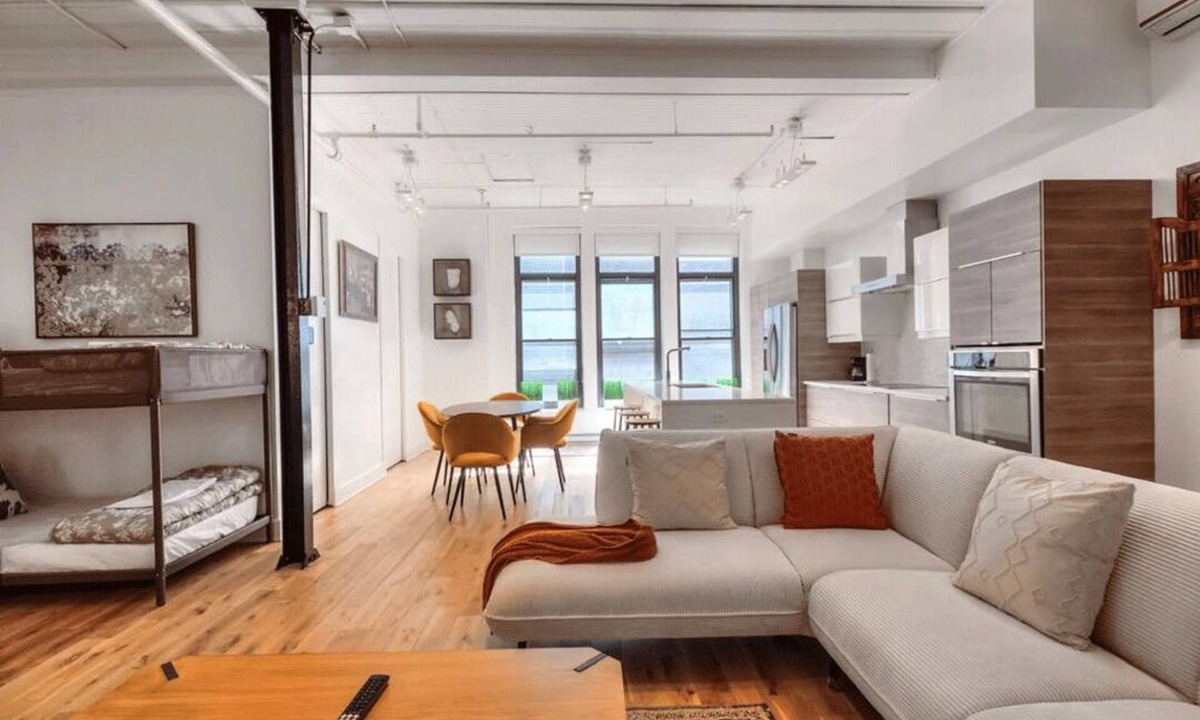 Old Montreal Apartment | Luxury 2BR in Old Port–Historic Charm & Chic Stay