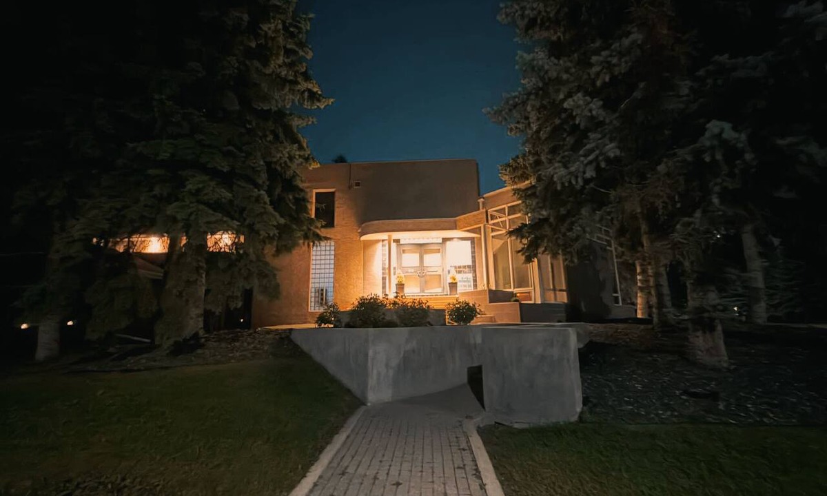 Tuxedo House | Luxury Designer Home | Sleeps 10 | Old Tuxedo