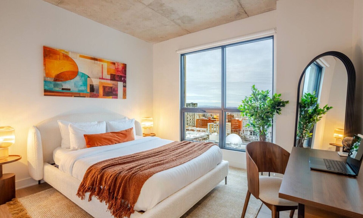 Quartier des Spectacles Apartment | Luxury High-Rise Stay | Free Parking