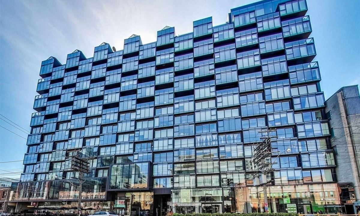 Wellington Place Condo | Luxury Hotel-Inspired Condo