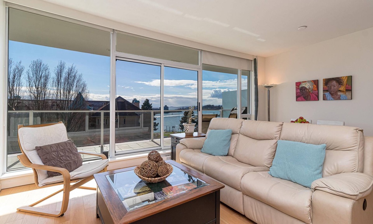 Victoria Condo | Luxury Waterfront Gem with Panoramic Bay Views