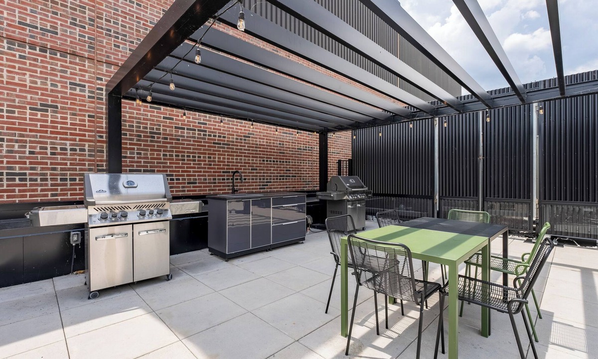 Latin Quarter Apartment | Mada Condo | Wallmount bed | Terrace with a View | Gym | AC | Cowork