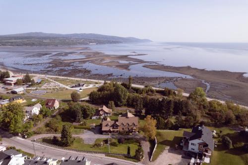 Pointe-au-Pic House | Maison du Havre Petit Duplex