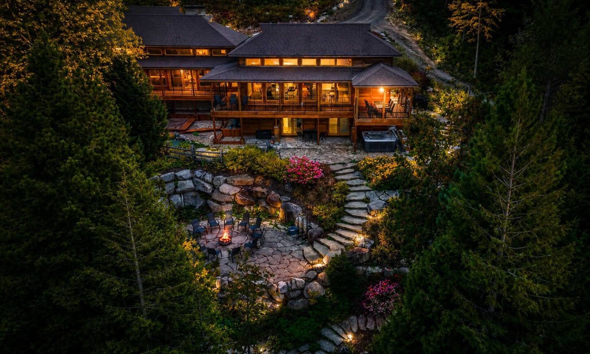 Saint Come House | Maison Lux | Luxury chalet with spa by the lake