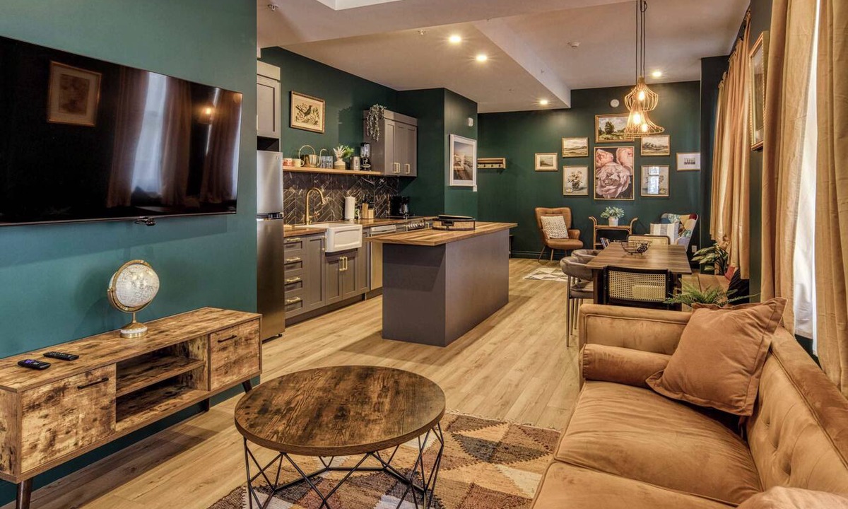 Vieux-Quebec-Cap-Blanc-colline Parlementaire Hotel | Majestic Designer Apartment | Luxury in the Heart of Old Quebec