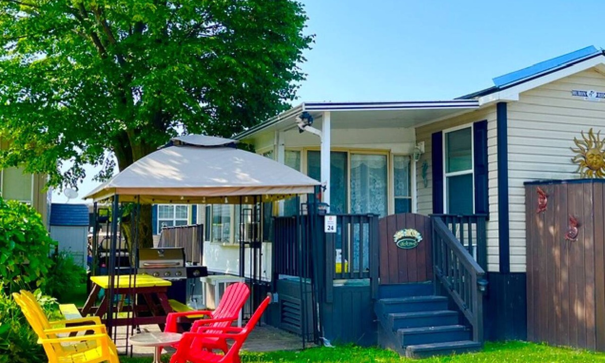 Sherkston House | MARINER Getaway cottage at Sherkston Resort Port Colborne