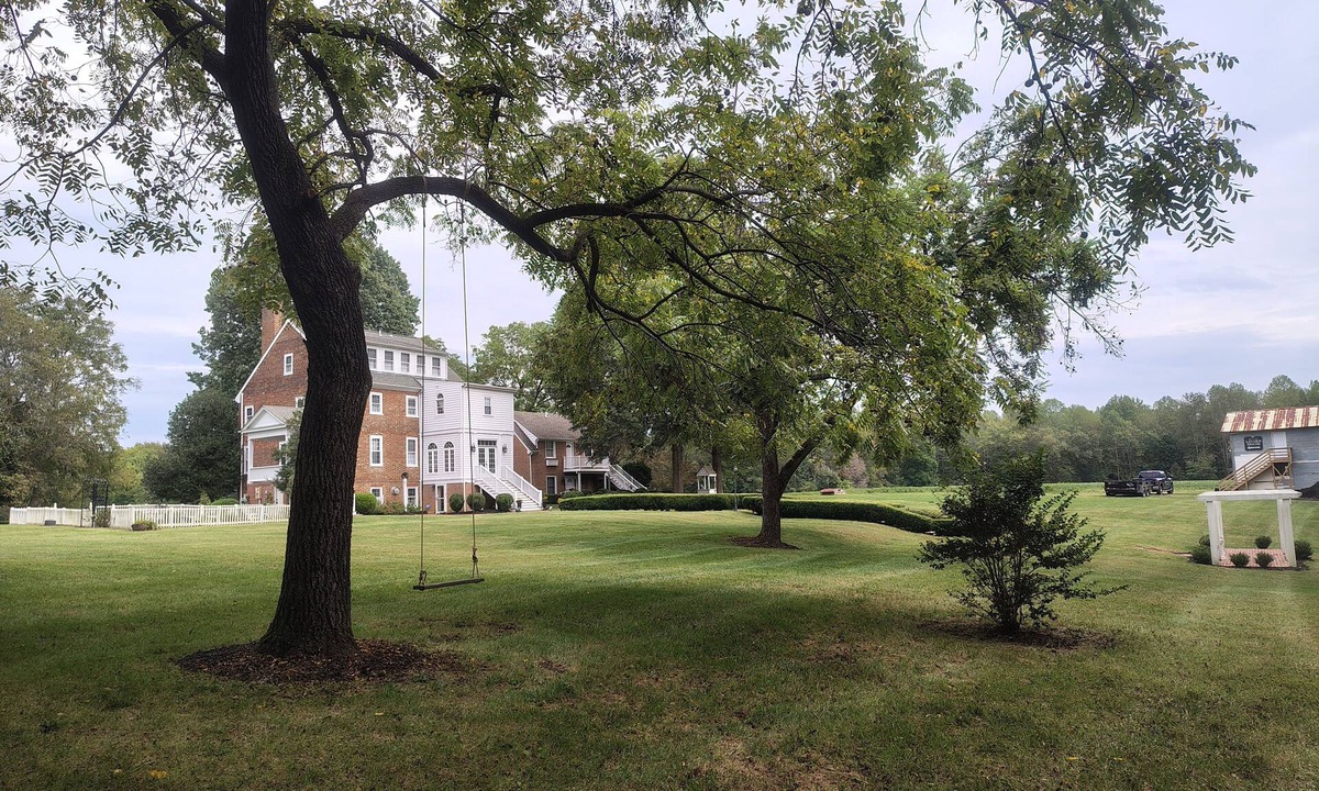 Champlain House | Marvelous 8-bedroom estate in charming Champlain, VA. Your Wedding Retreat!
