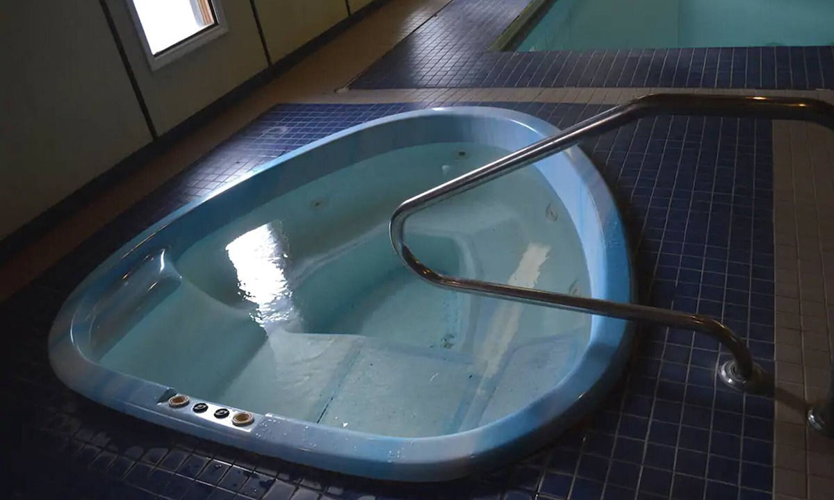 Golden Hotel | Mary's Motel