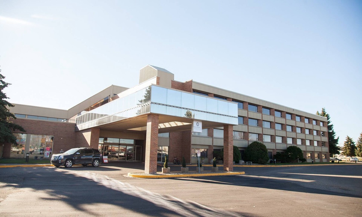 Medicine Hat Hotel | Medicine Hat Lodge, Resort, Casino, and Spa, Trademark Collection by Wyndham.