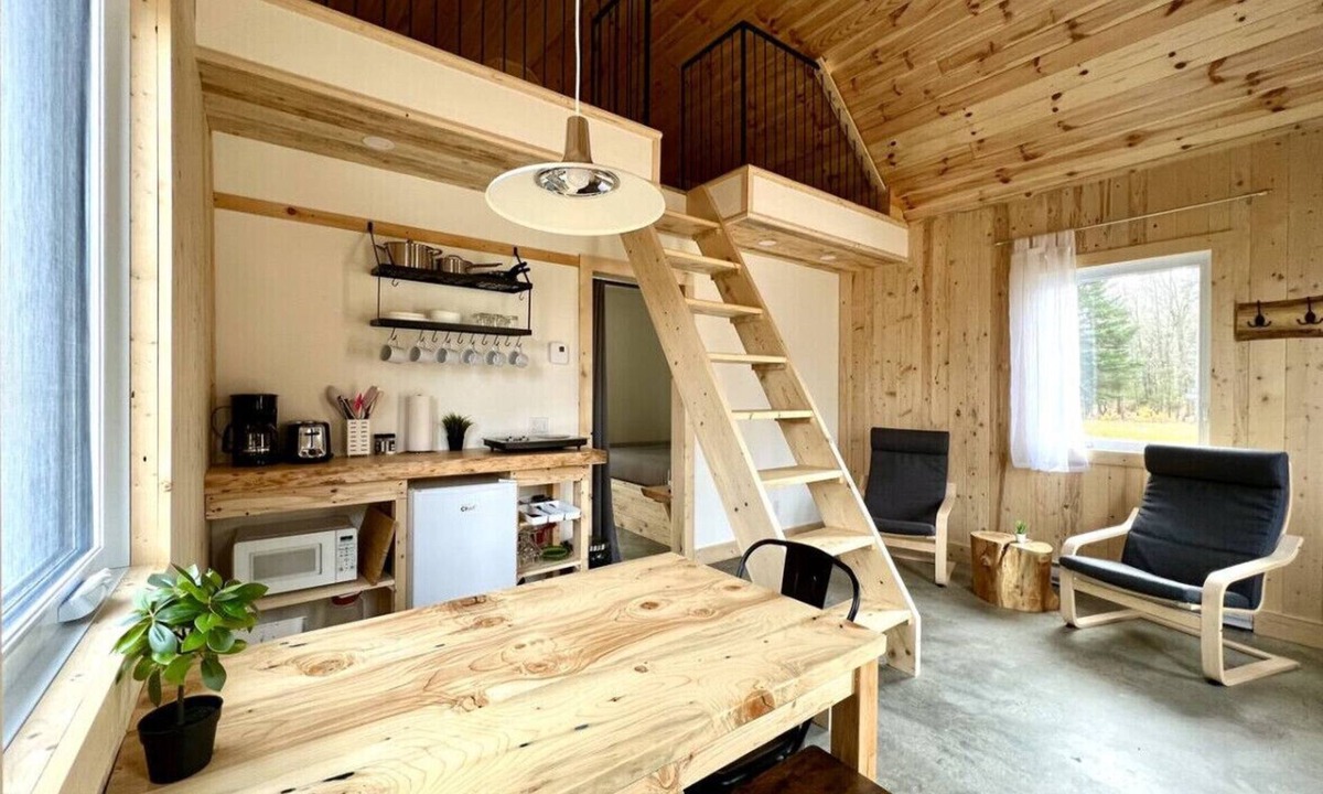 Saint-Gabriel-de-Valcartier Ski Chalet | Mini cottage # 3 by the river banks