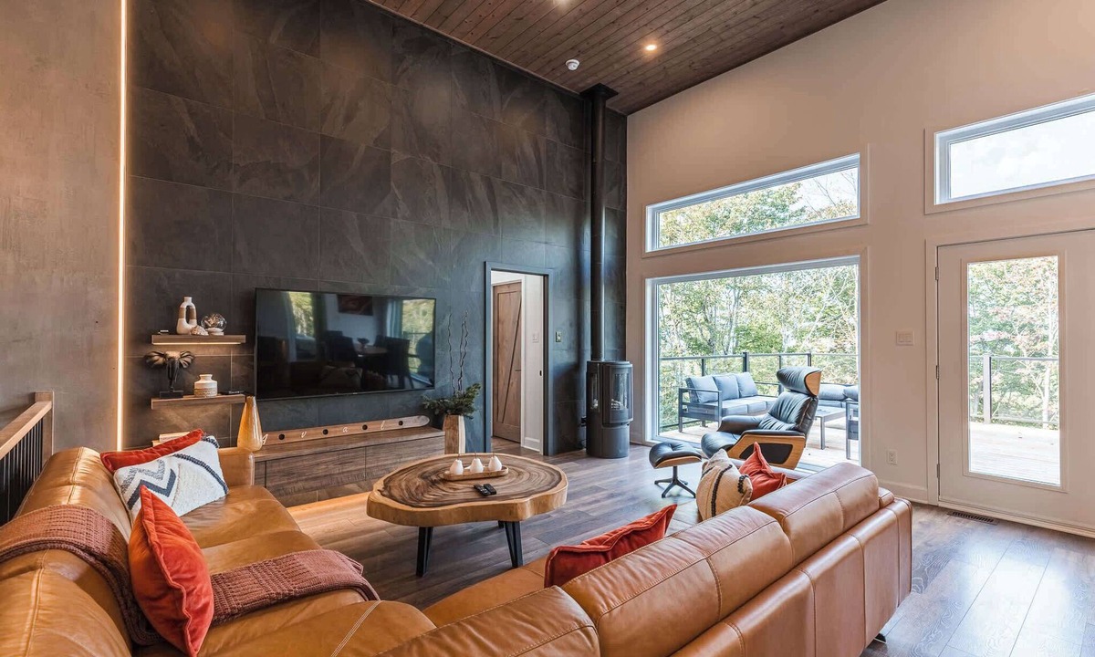 La Conception Ski Chalet | Minutes From Mont-Tremblant with Sauna and Hot Tub
