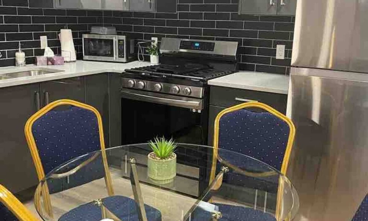Northeast Edmonton House | Miratus Basement suite 2 Bed. Free parking on site
