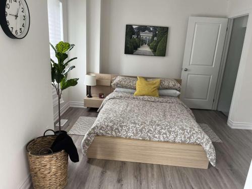 Rathwood Apartment | Modern 1BR Suite close to Toronto Airport