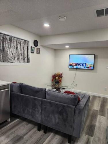 Southwest Edmonton Apartment | Modern 2 Bedroom Basement Suite Chappelle Edmonton