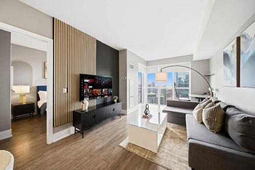 Toronto Entertainment District Apartment | Modern City Condo with Parking Walk to CN Tower