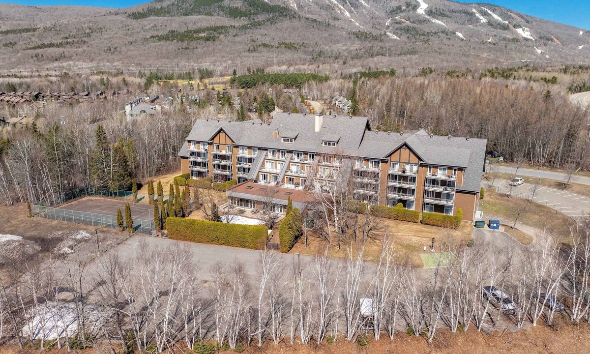 Beaupre Apartment | Modern Condo with Pool | Le Rendez-Vous