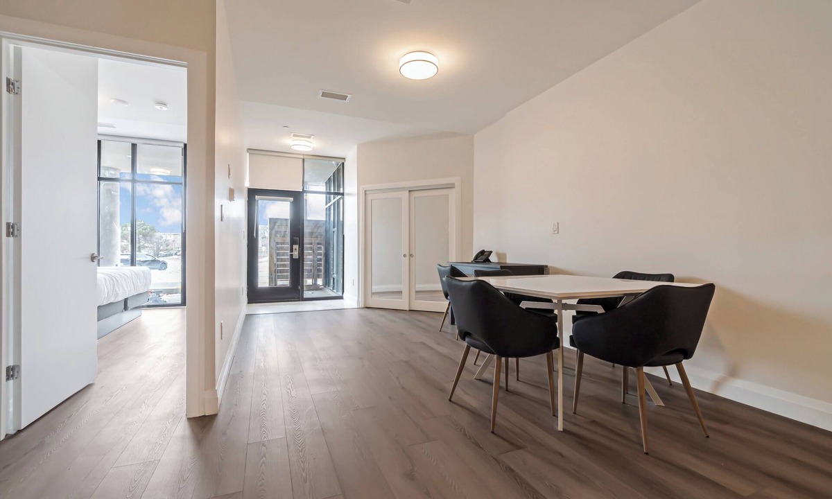 Dean Park Apartment | Modern Fully Furnished 2 Bedroom Apartment Unit 4