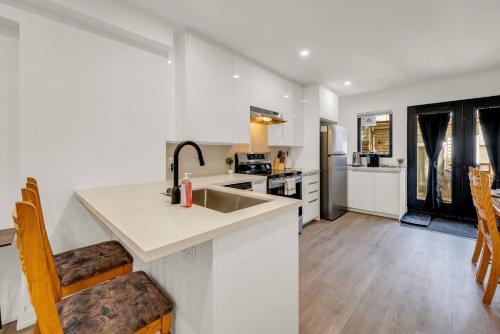 Beaconsfield Village House | Modern House sleeps 10 MAJOR INTERNATIONAL SPORTING EVENT BMO Field Lake DT