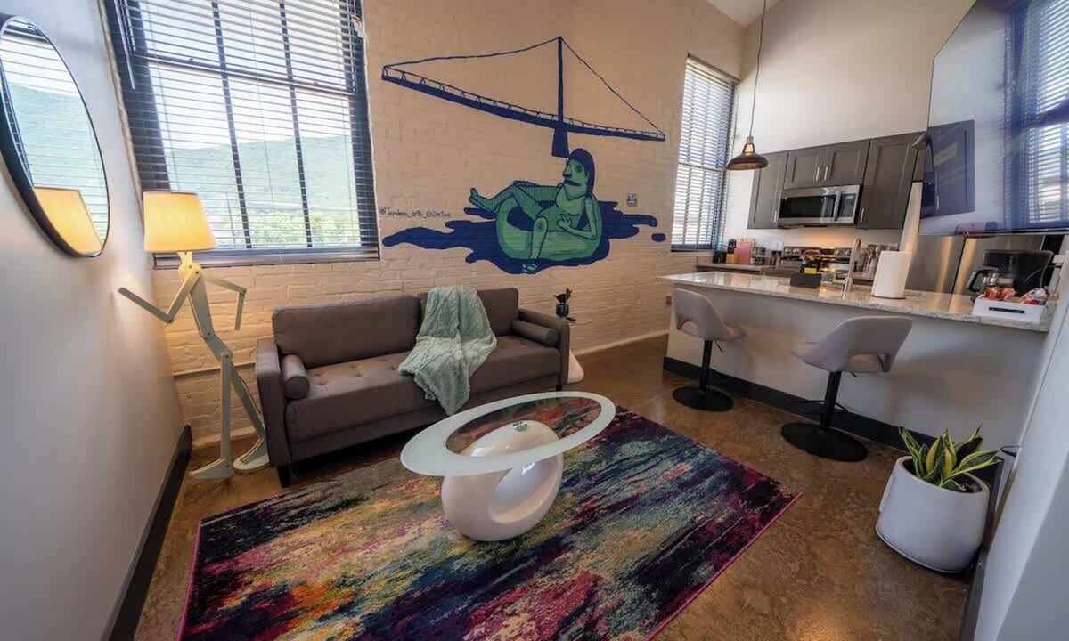 Buchanan Apartment | Modern King bed Apartment next to Brewery!