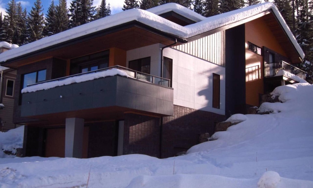 Panorama House | Modern luxury chalet with incredible Ski in/Ski out access