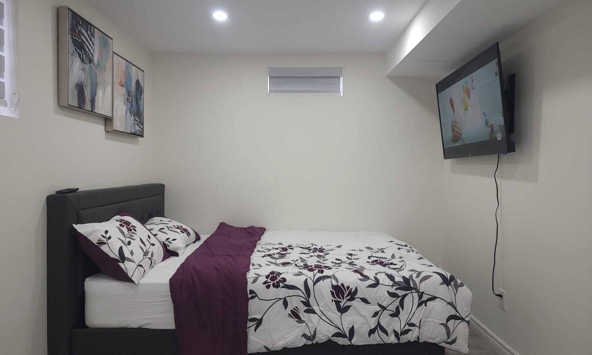 Norval Apartment | Modern Studio Apartment (Sep Entrance)