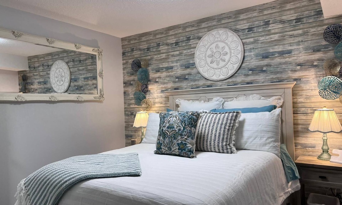 Harrison Hot Springs Apartment | Modern Super Clean Lakeside Retreat