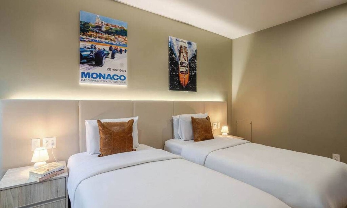 Gay Village Hotel | Monaco Duo – Berri-UQAM Nest