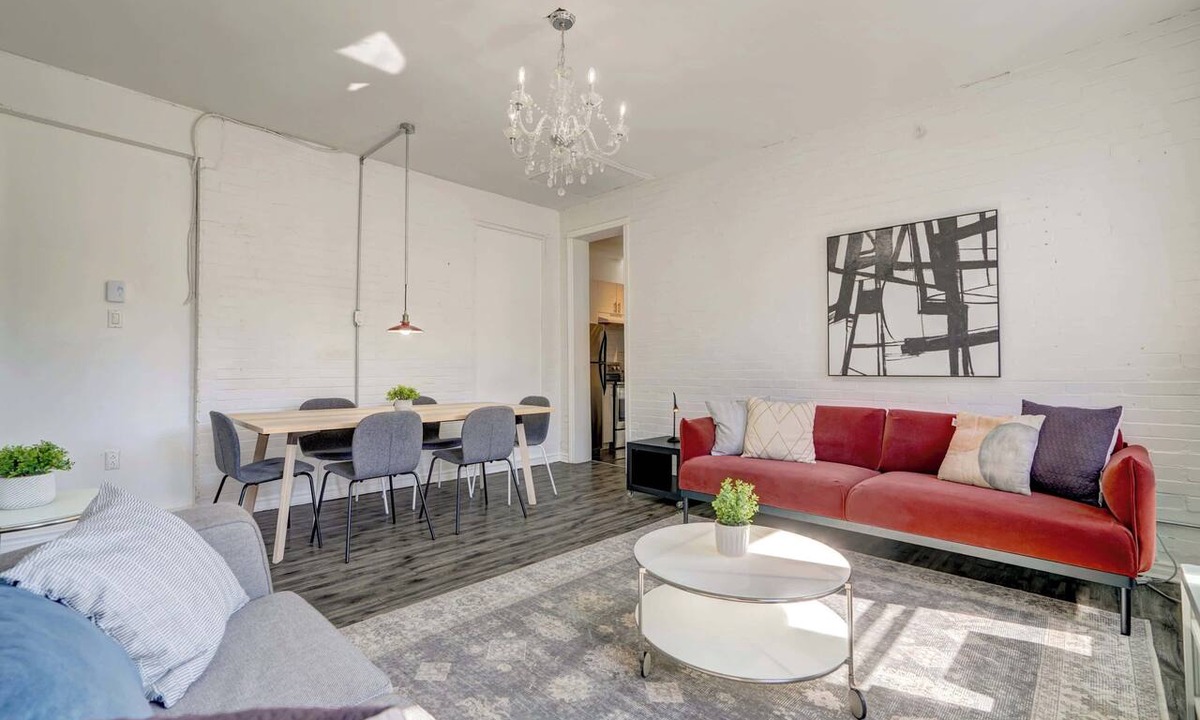 Plateau Mont Royal Apartment | Mont-Royal Ave Apartment with Private Studio Suite
