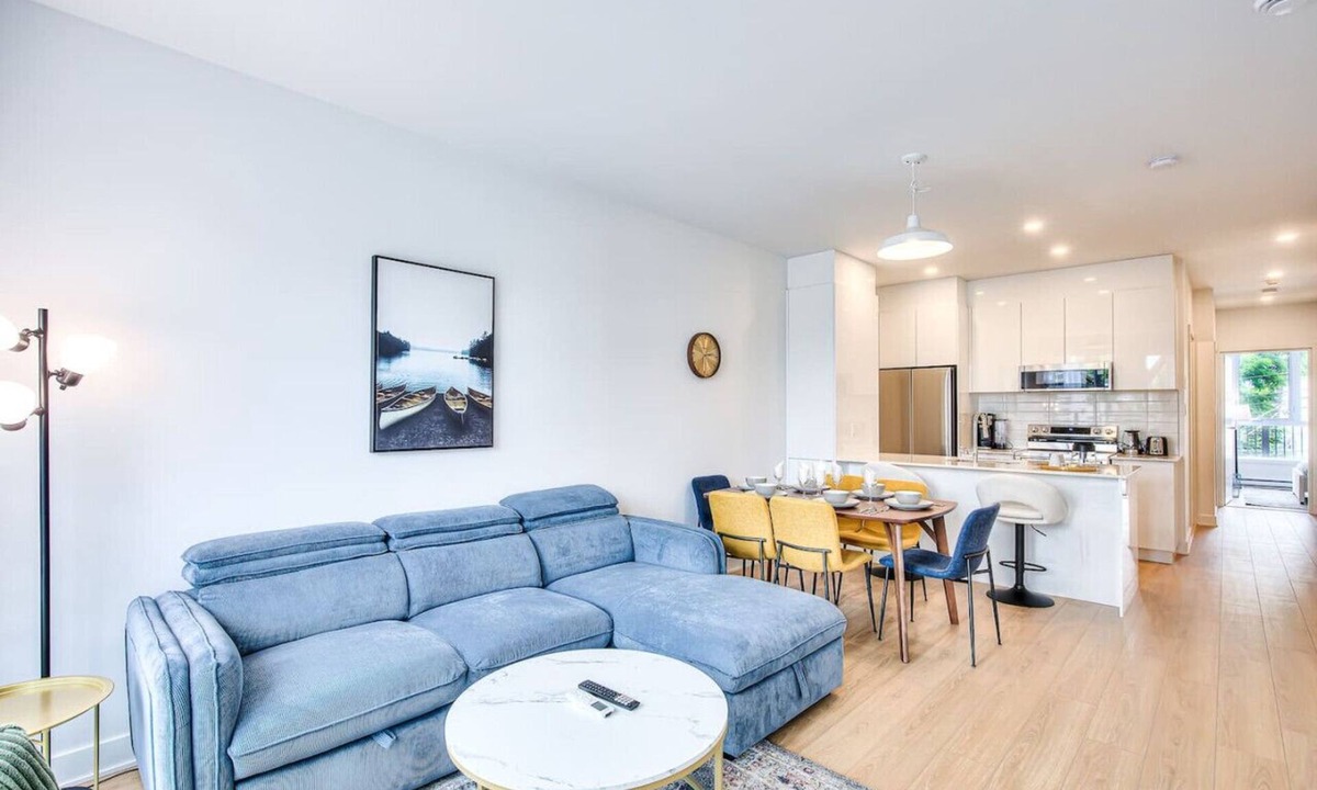 Tetreaultville Apartment | Montreal`s Guest Palace in a 2bedroom Apartment