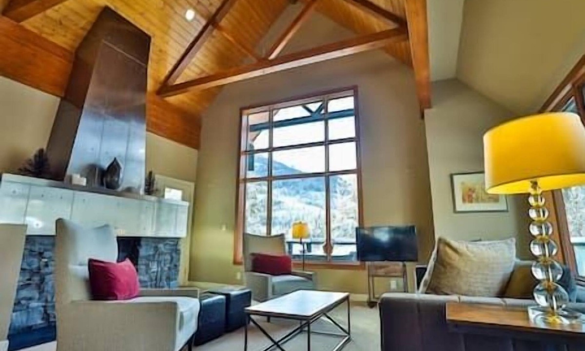 Panorama Ski Chalet | Mount Brewer View Point