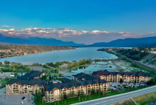 Invermere Apartment | Mountain getaway condo - 5 min walk to the beach!