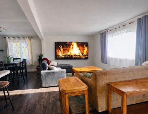 Valemount House | Mountain Joy Getaway