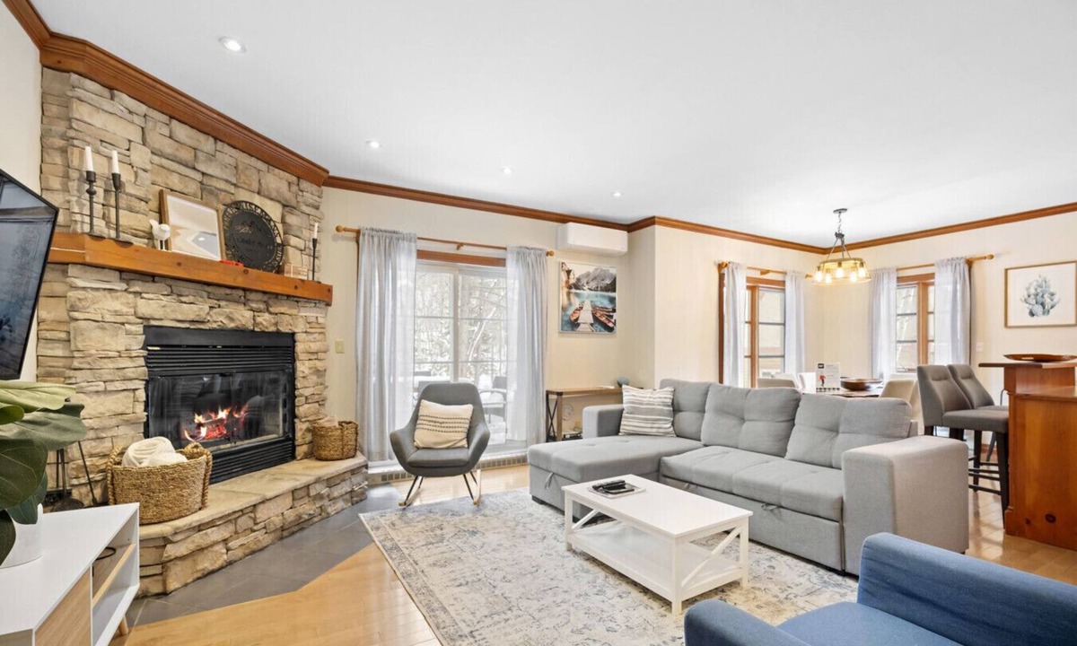 Mont-Tremblant House | Mountain Top Home- Minutes to Tremblant Village