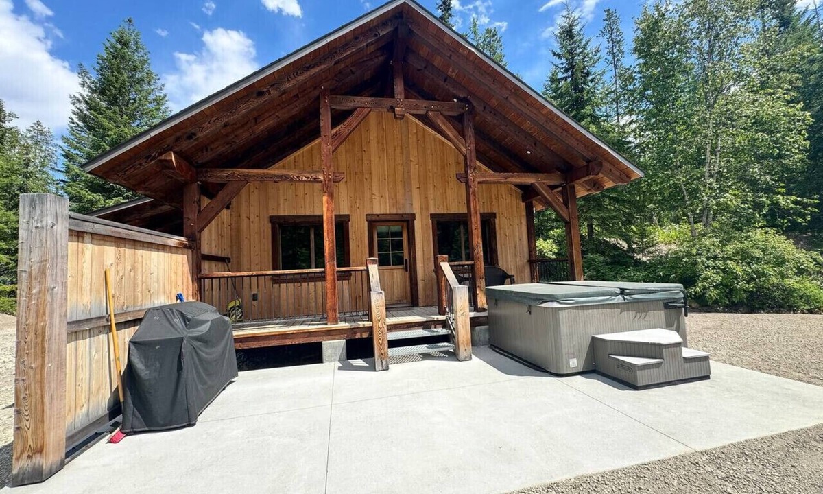 Golden Cabin | Mountaineer Creekside Cabin - Private Hot Tub