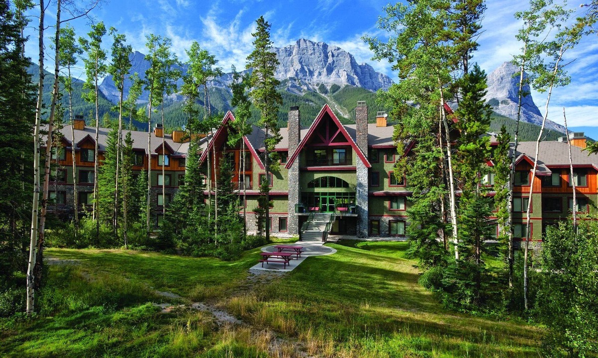 Canmore Resort | Mountains, glaciers, forests!