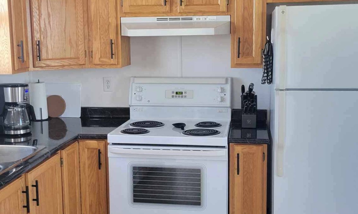 Malpeque Cottage | Ms. Sea View The Heart of PEI!1 Minute to Malpeque Warf and Cabot Beach
