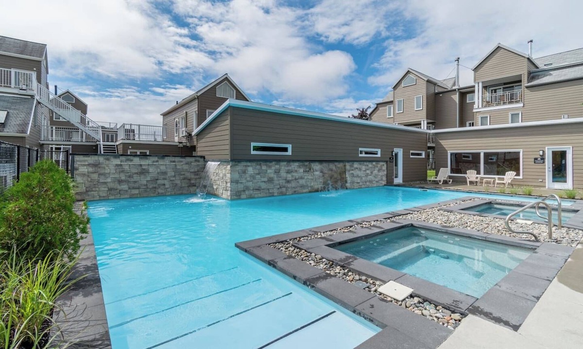 Beaupre Condo | MSA condo with year-round heated pool and spa!