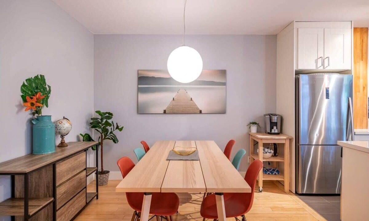 Plateau Mont Royal Apartment | MTLVR #20 | Plateau gem, parking, A/C, patio
