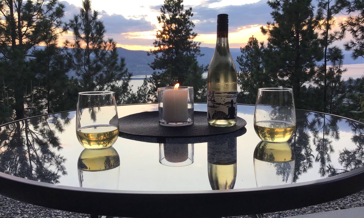 Okanagan-Similkameen Apartment | Naramata Sunset Oasis : Couples romantic getaway.
