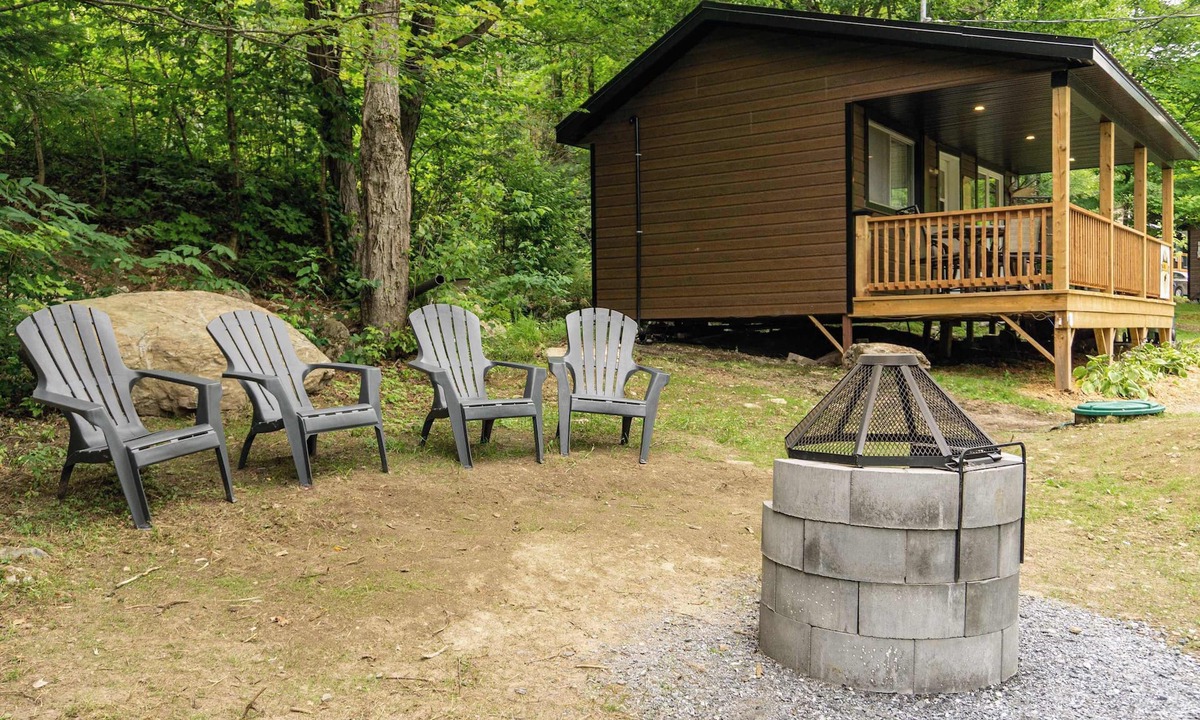 Frampton Ski Chalet | Nature & Wildlife Escape | Alfred Shack