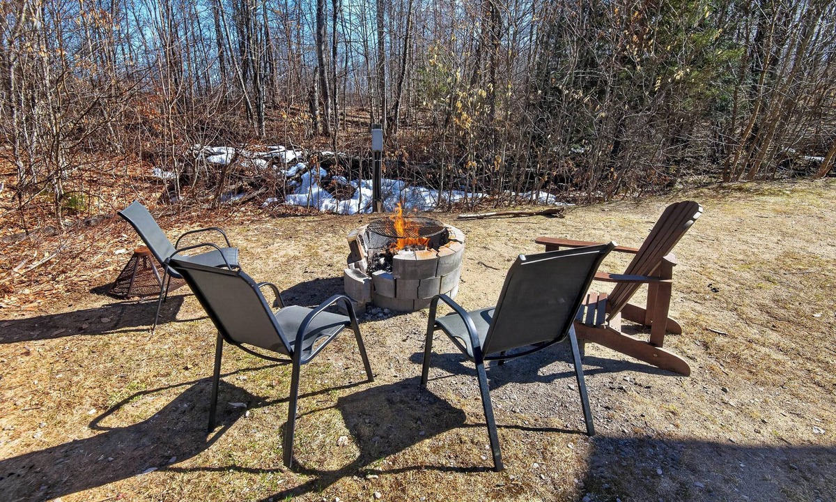 Labelle Ski Chalet | NEW! Beautiful Log Chalet - Hot Tub & Pool Table