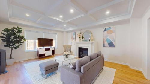 North York House | New Custom-built House Close to Rogers Stadium