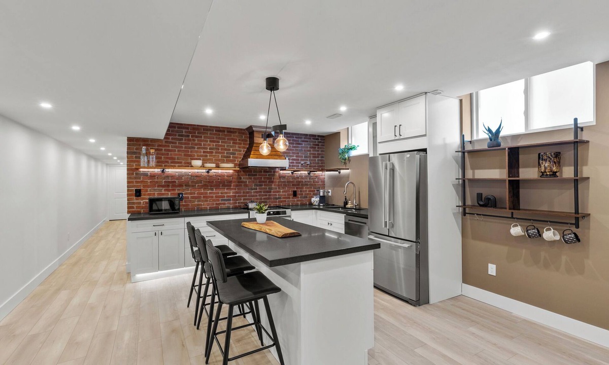 Kirkendall North Apartment | New - Quiet Melbourne Street Suite