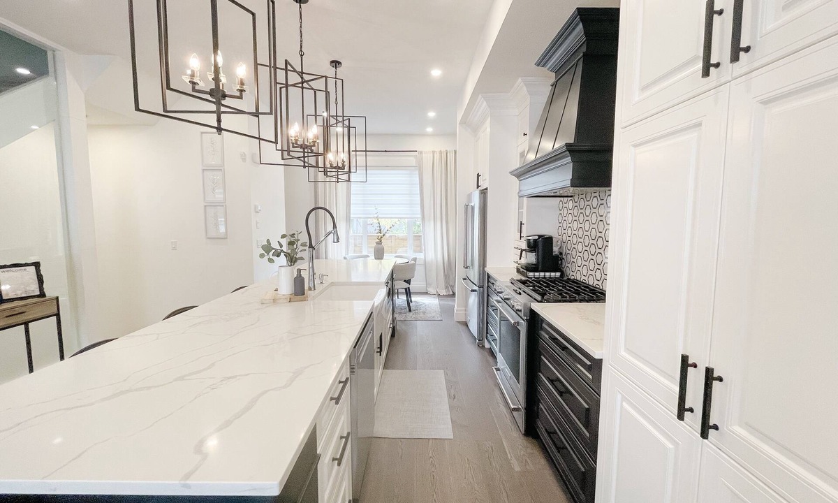 Banff Trail House | NEW! Stunning Townhome in Desirable Capitol Hill w/Garage