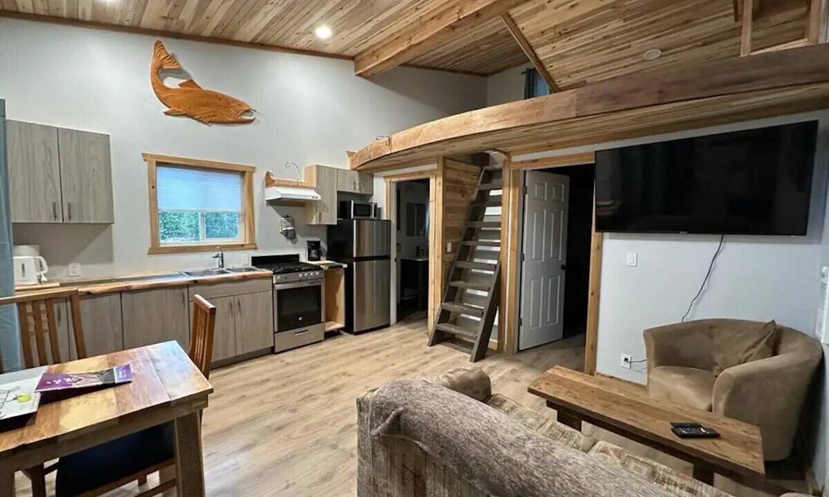 Regional District of Kitimat-Stikine Cabin | Newly built spacious 2BDR cabin - 6A