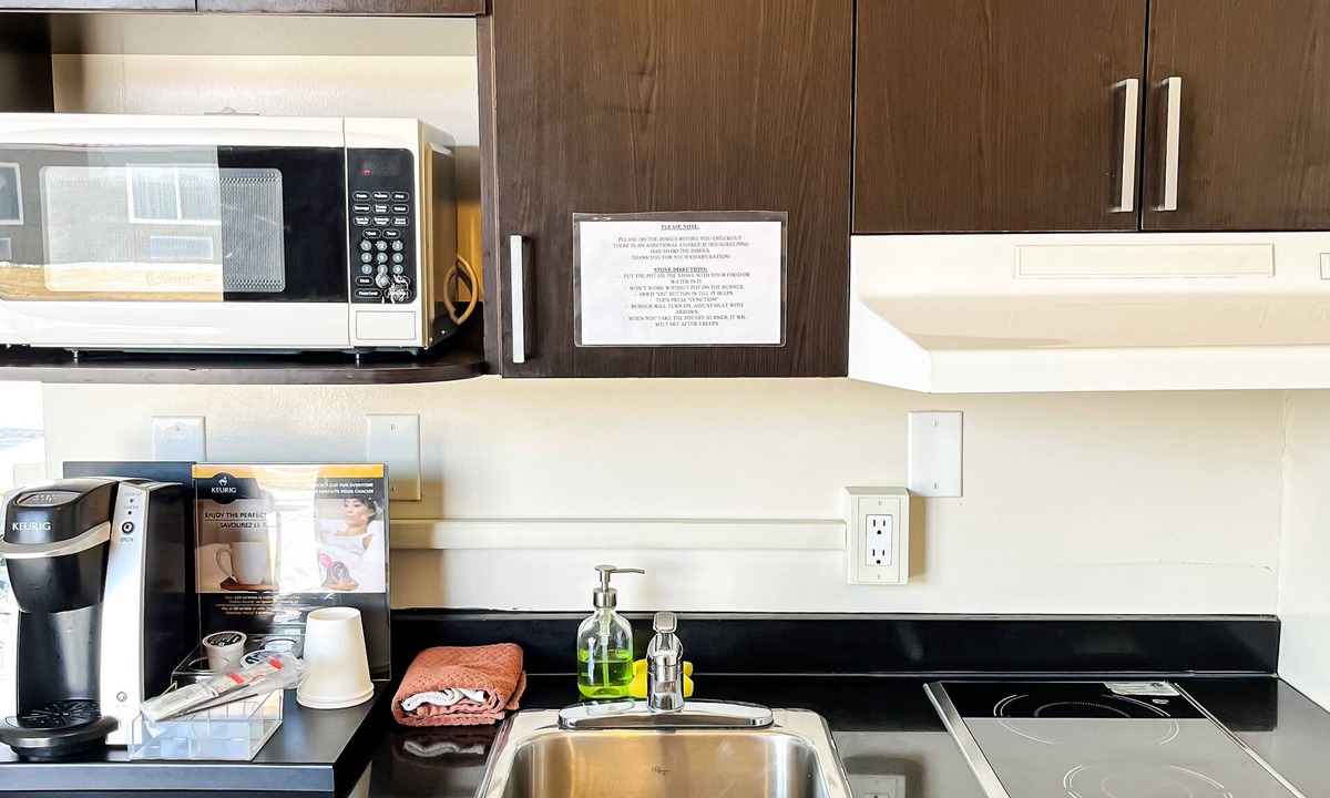 Valleyview Hotel | Northern Lights Inn & Suites