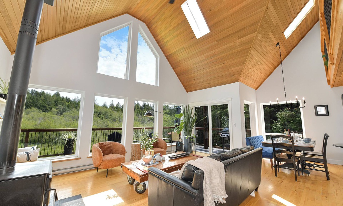 Otter Point House | Nowhere Sooke Escape - A West Coast Dream Retreat