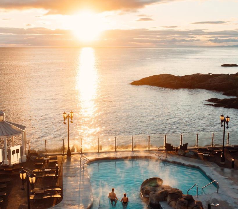 South Oak Bay Hotel | Oak Bay Beach Hotel